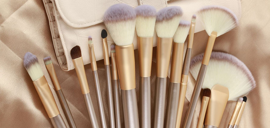 Makeup brushes